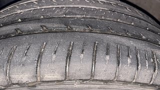 Used 2018 Volkswagen Polo [2016-2019] Highline Plus 1.0 (P)  Connect Edition Petrol Manual tyres LEFT FRONT TYRE TREAD VIEW