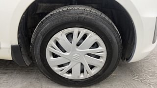 Used 2015 Maruti Suzuki Swift [2011-2017] VXi Petrol Manual tyres RIGHT FRONT TYRE RIM VIEW