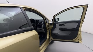 Used 2023 Tata Altroz XZ 1.2 Petrol Manual interior RIGHT FRONT DOOR OPEN VIEW