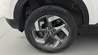 Used 2020 Hyundai Venue [2019-2022] SX Plus 1.0 Turbo DCT Petrol Automatic tyres RIGHT REAR TYRE RIM VIEW