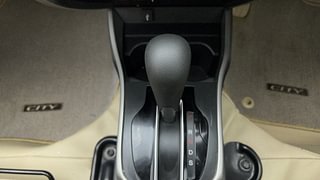 Used 2017 Honda City [2017-2020] V CVT Petrol Automatic interior GEAR  KNOB VIEW