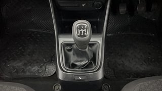 Used 2022 Tata Altroz XM Plus 1.2 Petrol Manual interior GEAR  KNOB VIEW