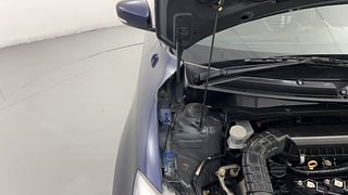 Used 2020 Maruti Suzuki Swift [2017-2021] VXi Petrol Manual engine ENGINE RIGHT SIDE HINGE & APRON VIEW