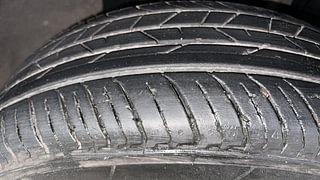 Used 2022 Renault Kiger RXT MT Petrol Manual tyres RIGHT FRONT TYRE TREAD VIEW
