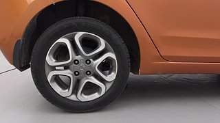 Used 2018 Hyundai Elite i20 [2018-2020] Asta 1.2 Dual Tone Petrol Manual tyres RIGHT REAR TYRE RIM VIEW