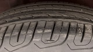 Used 2015 Honda Brio [2011-2016] S MT Petrol Manual tyres RIGHT REAR TYRE TREAD VIEW