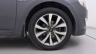 Used 2015 Hyundai Fluidic Verna 4S [2015-2017] 1.6 VTVT S (O) AT Petrol Automatic tyres RIGHT FRONT TYRE RIM VIEW