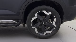Used 2022 Hyundai Alcazar Signature 6 STR 2.0 Petrol MT Petrol Manual tyres LEFT REAR TYRE RIM VIEW