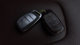 Used 2022 Hyundai Alcazar Signature 6 STR 2.0 Petrol MT Petrol Manual extra CAR KEY VIEW