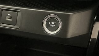 Used 2023 Renault Kiger RXT (O) MT Petrol Manual top_features Keyless start