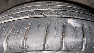 Used 2015 Hyundai Fluidic Verna 4S [2015-2017] 1.6 VTVT S (O) AT Petrol Automatic tyres RIGHT FRONT TYRE TREAD VIEW