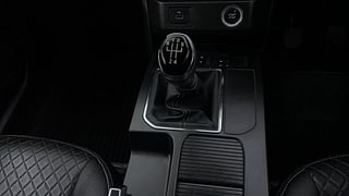 Used 2022 Renault Kiger RXT MT Petrol Manual interior GEAR  KNOB VIEW