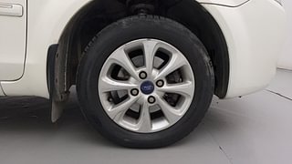 Used 2015 Ford Fiesta Classic [2012-2015] 1.6 Duratec Titanium Petrol Manual tyres RIGHT FRONT TYRE RIM VIEW