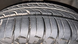 Used 2013 Maruti Suzuki Ertiga [2012-2015] ZDi Diesel Manual tyres RIGHT FRONT TYRE TREAD VIEW