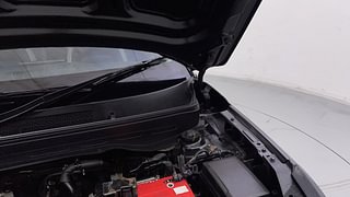 Used 2022 Hyundai Venue SX 1.2 Petrol Petrol Manual engine ENGINE LEFT SIDE HINGE & APRON VIEW