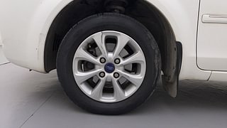 Used 2015 Ford Fiesta Classic [2012-2015] 1.6 Duratec Titanium Petrol Manual tyres LEFT FRONT TYRE RIM VIEW