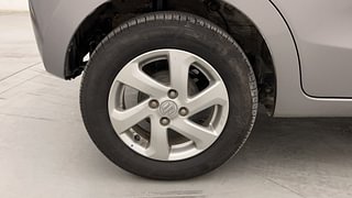 Used 2015 Maruti Suzuki Celerio ZXI Petrol Manual tyres RIGHT REAR TYRE RIM VIEW