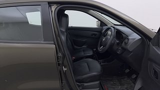 Used 2016 Renault Kwid [2015-2019] RXT Petrol Manual interior RIGHT SIDE FRONT DOOR CABIN VIEW
