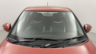 Used 2014 Maruti Suzuki Swift [2011-2017] VXi Petrol Manual exterior FRONT WINDSHIELD VIEW