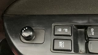 Used 2014 Maruti Suzuki Swift [2011-2017] VXi Petrol Manual top_features Adjustable ORVM
