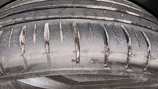Used 2018 Volkswagen Polo [2016-2019] Highline Plus 1.0 (P)  Connect Edition Petrol Manual tyres RIGHT FRONT TYRE TREAD VIEW