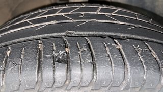 Used 2021 Hyundai New i20 Asta 1.0 Turbo IMT Petrol Manual tyres RIGHT FRONT TYRE TREAD VIEW