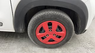 Used 2018 Renault Kwid [2015-2019] 1.0 RXT AMT Petrol Automatic tyres RIGHT FRONT TYRE RIM VIEW
