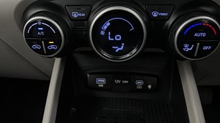 Used 2022 Hyundai Venue SX 1.2 Petrol Petrol Manual top_features Wireless phone charging