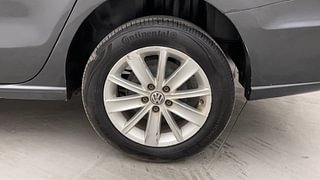Used 2015 volkswagen Vento 1.6L Highline Petrol Petrol Manual tyres LEFT REAR TYRE RIM VIEW