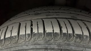 Used 2017 Maruti Suzuki Baleno [2015-2019] Zeta AT Petrol Petrol Automatic tyres RIGHT FRONT TYRE TREAD VIEW