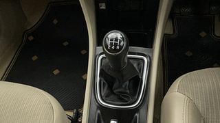 Used 2017 Maruti Suzuki Ciaz Zeta 1.4 MT Petrol Manual interior GEAR  KNOB VIEW