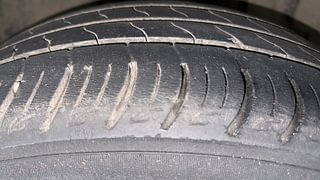 Used 2023 Tata Altroz XZ 1.2 Petrol Manual tyres LEFT FRONT TYRE TREAD VIEW