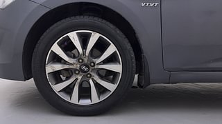 Used 2015 Hyundai Fluidic Verna 4S [2015-2017] 1.6 VTVT S (O) AT Petrol Automatic tyres LEFT FRONT TYRE RIM VIEW