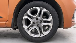 Used 2020 Hyundai Elite i20 [2018-2020] Asta (O) CVT Petrol Automatic tyres RIGHT FRONT TYRE RIM VIEW