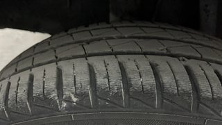 Used 2020 Renault Kwid 1.0L RXT (O) AMT SCE Petrol Automatic tyres RIGHT REAR TYRE TREAD VIEW