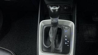 Used 2020 Hyundai Venue [2019-2022] SX Plus 1.0 Turbo DCT Petrol Automatic interior GEAR  KNOB VIEW