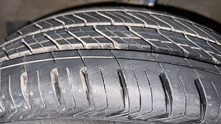 Used 2020 Maruti Suzuki XL6 [2019-2022] Alpha AT Petrol Petrol Automatic tyres LEFT FRONT TYRE TREAD VIEW