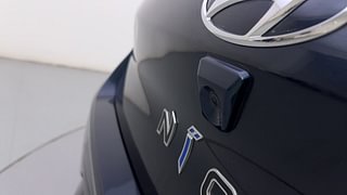Used 2021 Hyundai Grand i10 Nios Sportz AMT 1.2 Kappa VTVT Petrol Automatic top_features Rear camera