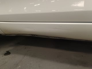 Used 2015 Maruti Suzuki Swift [2011-2017] VXi Petrol Manual dents MINOR SCRATCH