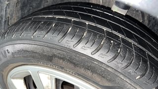 Used 2022 Tata Altroz XM Plus 1.2 Petrol Manual tyres RIGHT FRONT TYRE TREAD VIEW