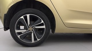 Used 2023 Tata Altroz XZ 1.2 Petrol Manual tyres RIGHT REAR TYRE RIM VIEW