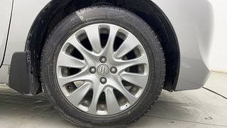 Used 2019 Maruti Suzuki Baleno [2015-2019] Alpha AT Petrol Petrol Automatic tyres RIGHT FRONT TYRE RIM VIEW