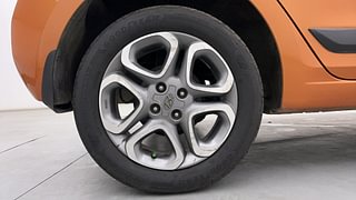 Used 2020 Hyundai Elite i20 [2018-2020] Asta (O) CVT Petrol Automatic tyres RIGHT REAR TYRE RIM VIEW
