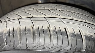 Used 2018 Maruti Suzuki Baleno [2015-2019] Alpha AT Petrol Petrol Automatic tyres RIGHT FRONT TYRE TREAD VIEW