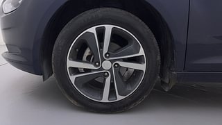 Used 2022 Tata Altroz XZA+ Petrol Automatic tyres LEFT FRONT TYRE RIM VIEW