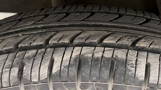 Used 2019 Renault Kwid [2017-2019] CLIMBER 1.0 AMT Petrol Automatic tyres RIGHT REAR TYRE TREAD VIEW