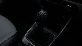 Used 2023 Tata Altroz XZ 1.2 Petrol Manual interior GEAR  KNOB VIEW