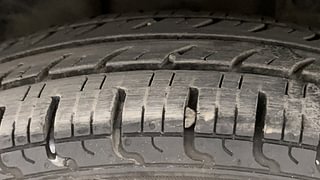 Used 2019 Renault Kwid [2017-2019] CLIMBER 1.0 AMT Petrol Automatic tyres RIGHT FRONT TYRE TREAD VIEW