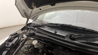 Used 2015 Maruti Suzuki Swift [2011-2017] VXi Petrol Manual engine ENGINE RIGHT SIDE HINGE & APRON VIEW