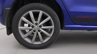 Used 2018 Volkswagen Polo [2016-2019] Highline Plus 1.0 (P)  Connect Edition Petrol Manual tyres RIGHT REAR TYRE RIM VIEW